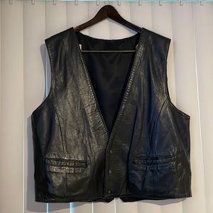 Men's genuine Leather Western style Vest in Black